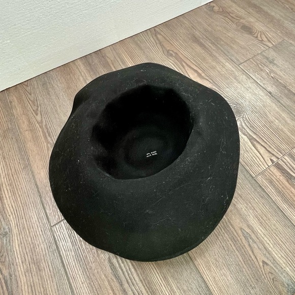 100 % wool Black Wide-Brim Hat
